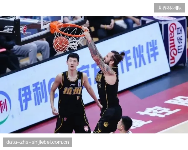 王博指导确立胡金秋为防守核心，广厦队禁飞区有效限制了所有对手的篮下终结。